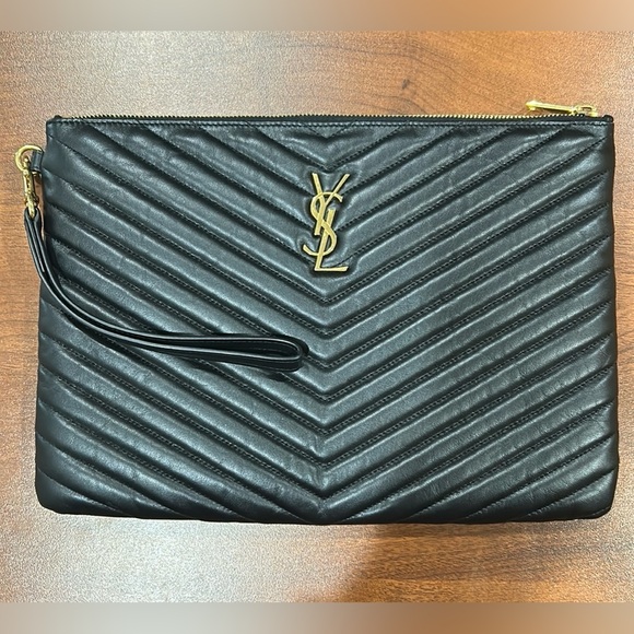 ❤️❤️ YSL SAINT LAURENT CLUTCH 🌺❤️ - Picture 1 of 17